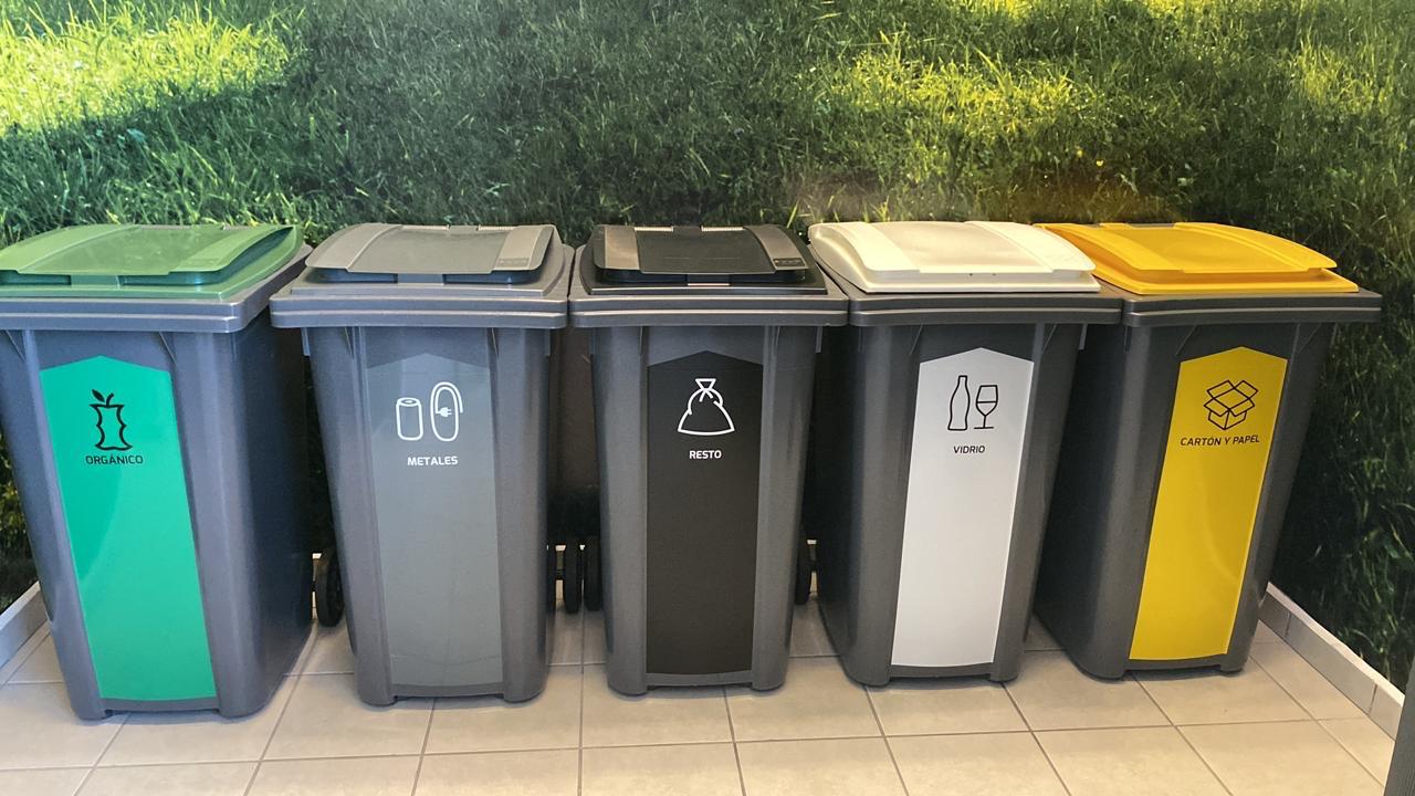 Basureros y estaciones de reciclaje - imagen 13